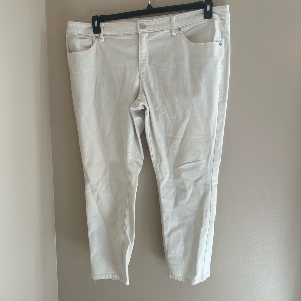Universal Threads - White women’s pants